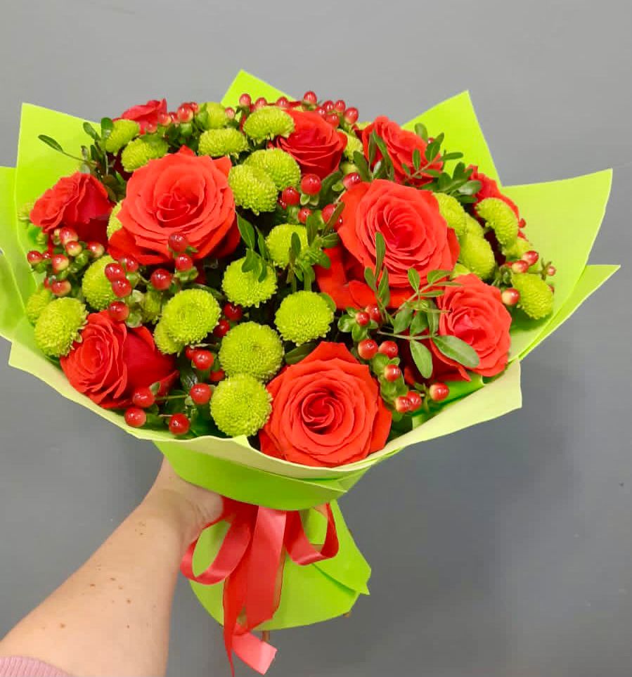 Букет цветов из: Хризантемы и Розы в Хлевном