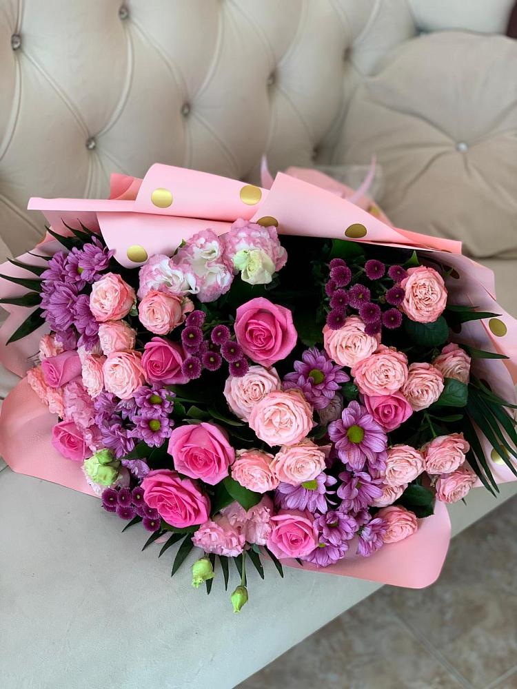 Букет цветов из: Хризантемы, Розы и Лизиантусы в Хлевном