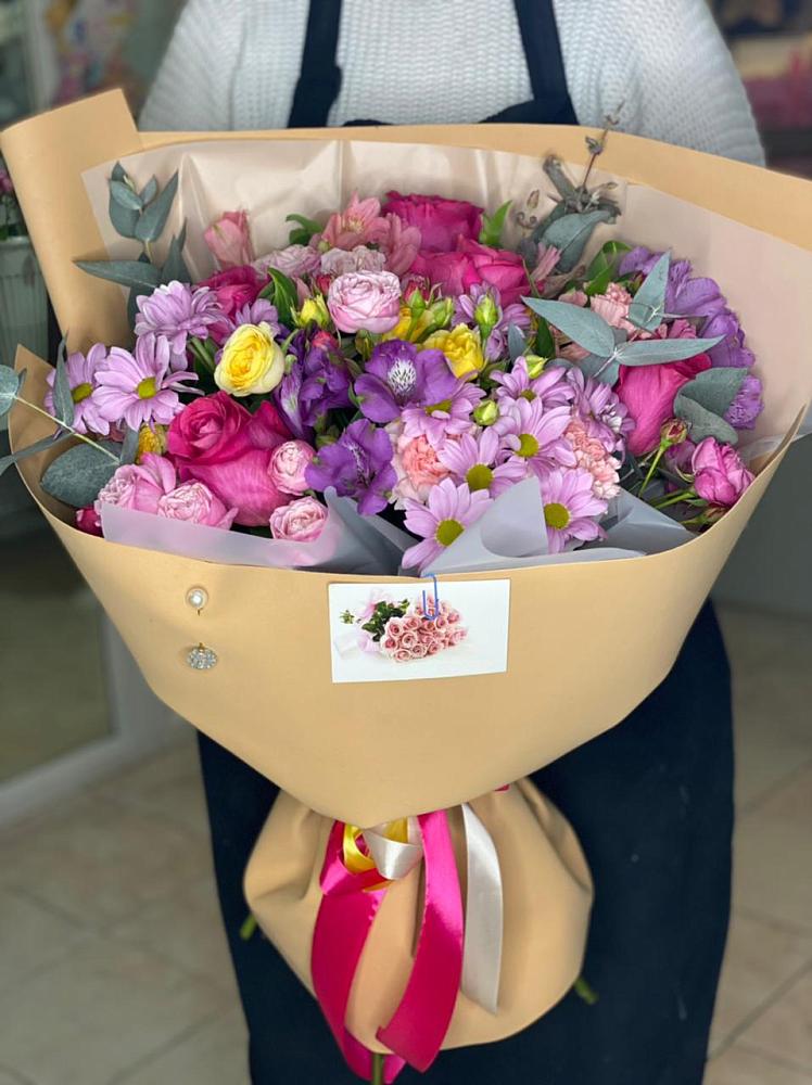 Букет цветов из: Хризантемы, Гвоздики и Альстромерии в Хлевном