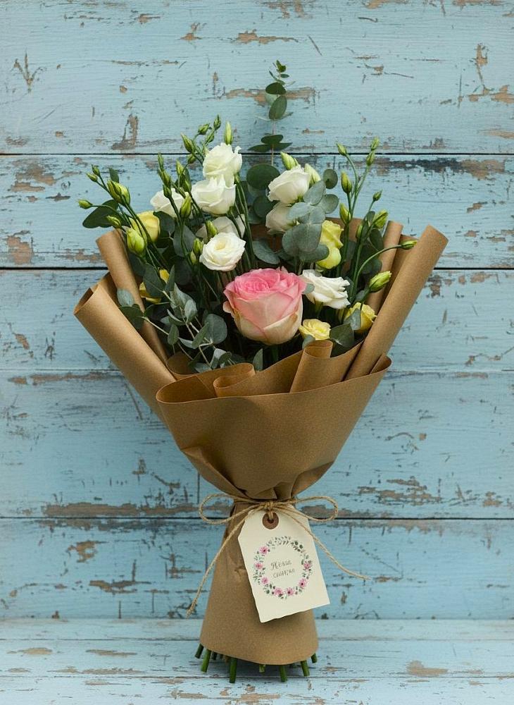 Букет цветов из: Розы и Лизиантусы в Хлевном