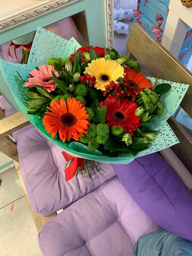 Букет цветов из: Герберы, Хризантемы и Альстромерии в Хлевном