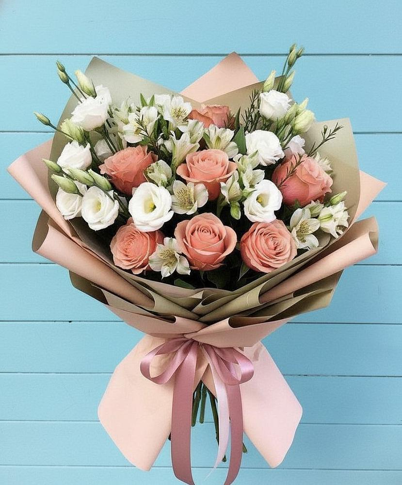 Букет цветов из: Розы, Альстромерии и Лизиантусы в Хлевном