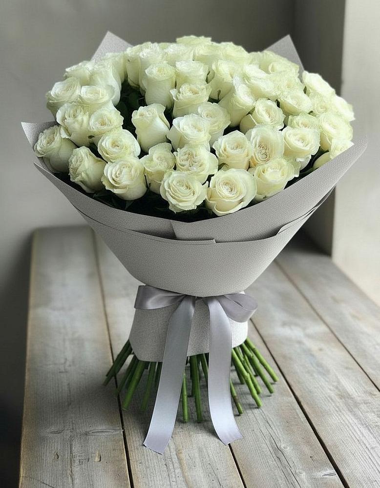 Букет 35 Белых роз в Хлевном
