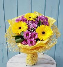 Букет цветов из:  Хризантемы и Герберы #REPLACE_PRED# Хлевном