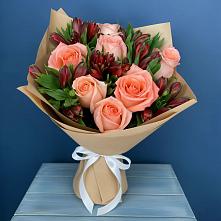 Букет цветов из:  Розы и Альстромерии #REPLACE_PRED# Хлевном