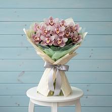 Букет цветов из:  Орхидеи и Розы в Хлевном