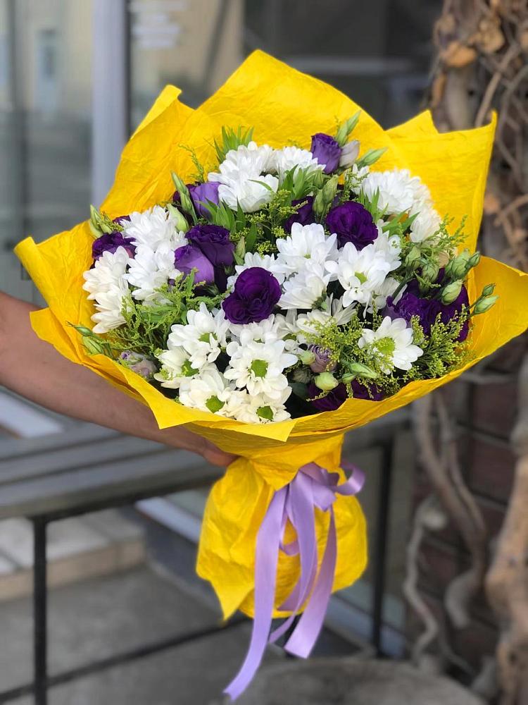 Букет цветов из: Ирисы, Хризантемы и Ромашки в Хлевном