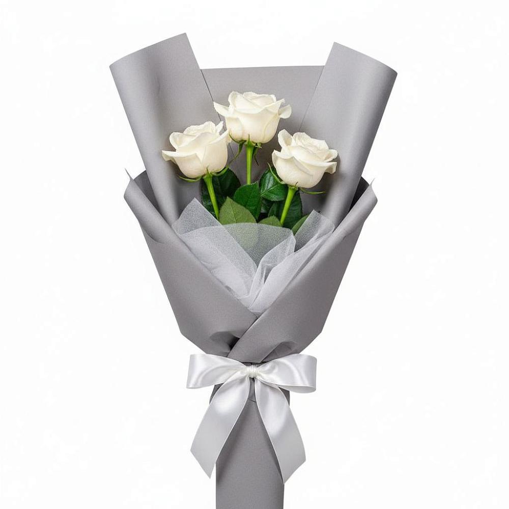 Букет 3 белые розы в Хлевном
