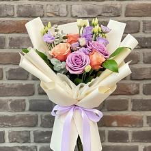 Букет цветов из:  Лизиантусы и Розы #REPLACE_PRED# Хлевном