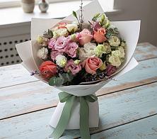 Букет цветов из:  Розы, Лизиантусы и Гвоздики #REPLACE_PRED# Хлевном