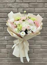 Букет цветов из:  Гвоздики, Розы, Лизиантусы и Хризантемы в Хлевном