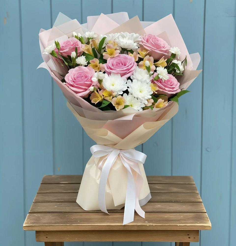 Букет цветов из: Гвоздики, Орхидеи и Розы в Хлевном