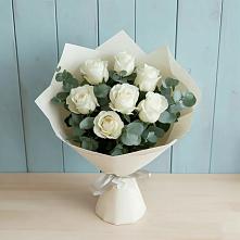 Букет Белые розы в Эвкалипте в Хлевном