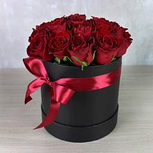 Цветочная композиция из Розы в шляпной коробке в Хлевном