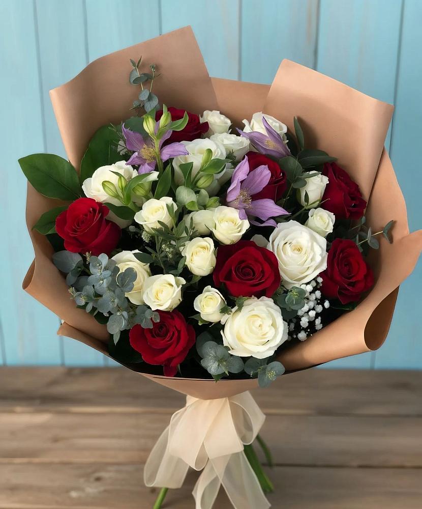 Букет цветов из: Розы и Альстромерии в Хлевном