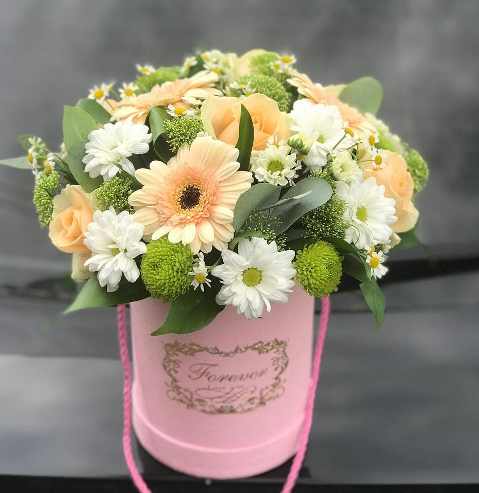 Цветочная композиция из Розы, Герберы и Хризантемы в шляпной коробке в Хлевном