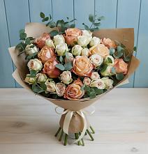 Букет цветов из:  Альстромерии и Розы в Хлевном