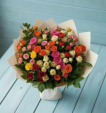 Букет Микс из разноцветных кустовых роз в Хлевном